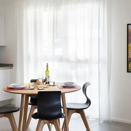 Loctowers A3-3-3 By Interhome Локарно